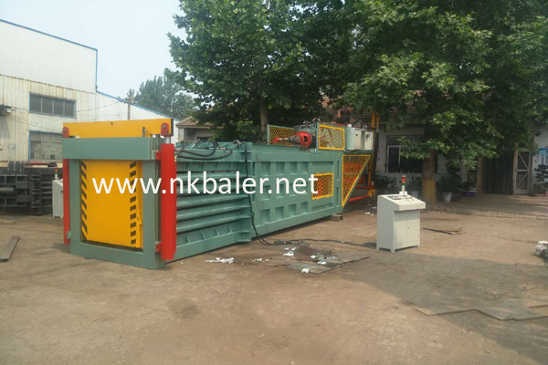 I-Semi-Automatic Horizontal Baler (1)