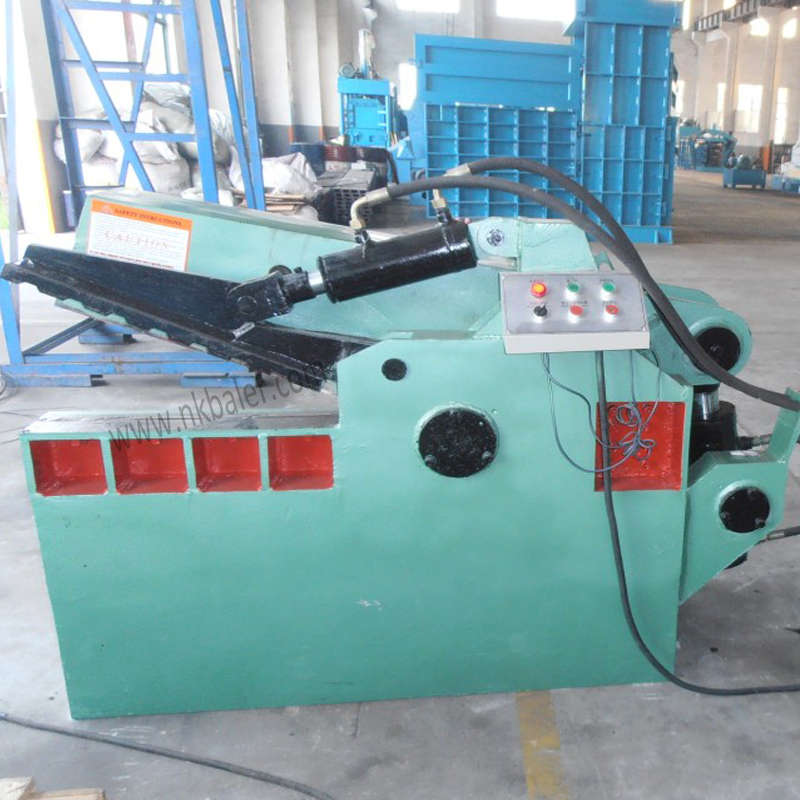 Metal cutting machine (7)