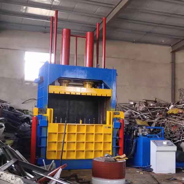 vertical metal baler (5)